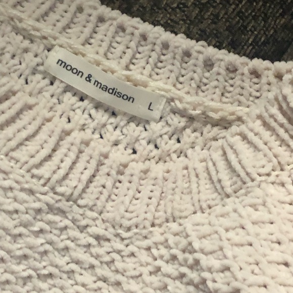 The condition is like new. Crop or short, I believe it’s a crocheted Sweater. - Picture 2 of 5